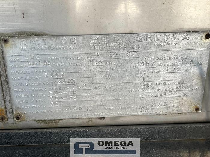 Used 1998 Freightliner 3,000 Gallon Jet Fuel Truck