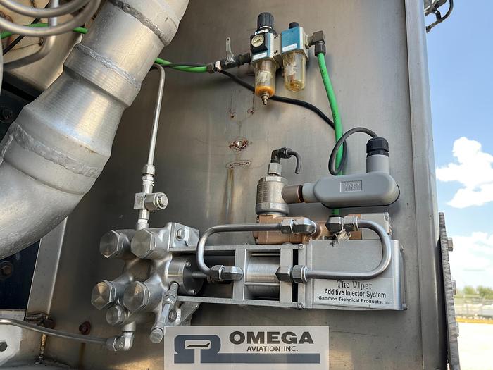 Used 1998 Freightliner 3,000 Gallon Jet Fuel Truck