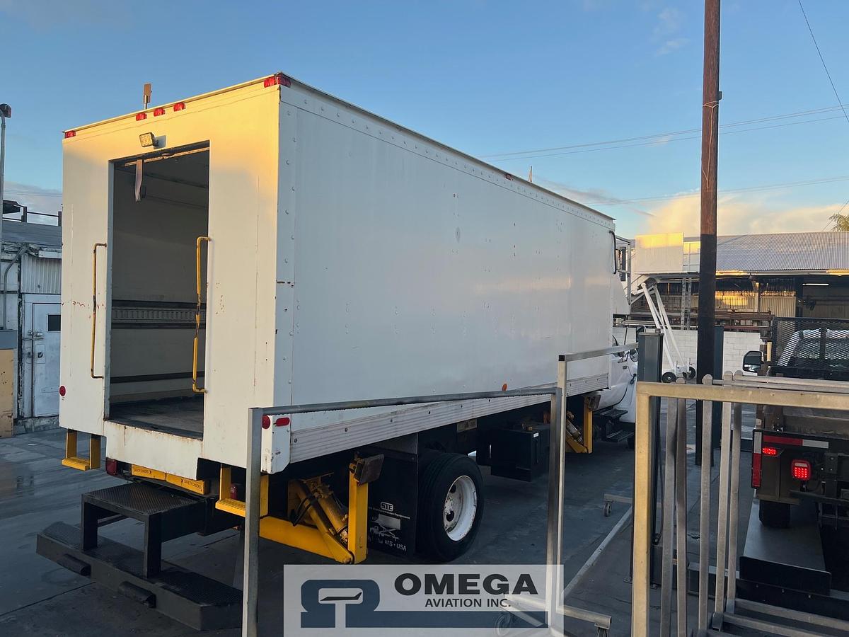 Used 2009 Ford F750 Wide Body Catering Truck with 220 Inch Lift Height