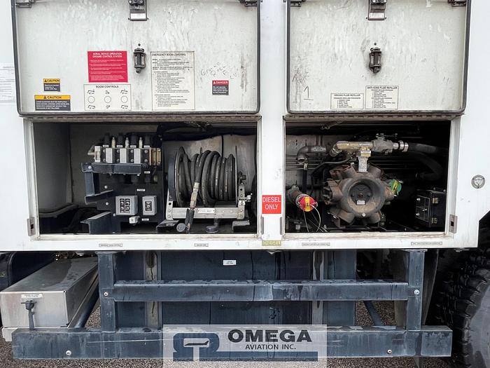 Used 2001 FMC LMD2000 Aircraft Deicer Truck