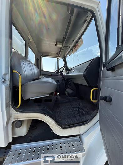 Used 1998 Freightliner 3,000 Gallon Jet Fuel Truck