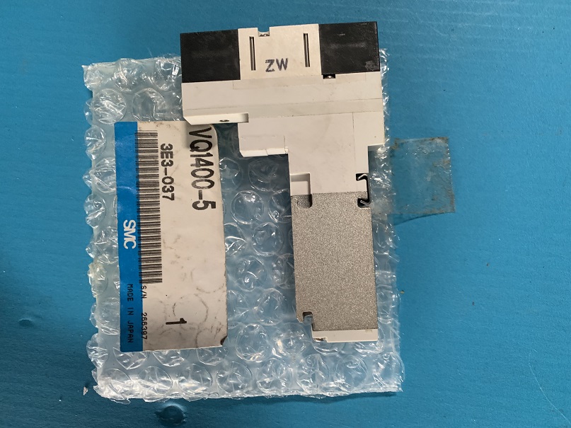 Used SMC Solenoid Valve VQT1400-5