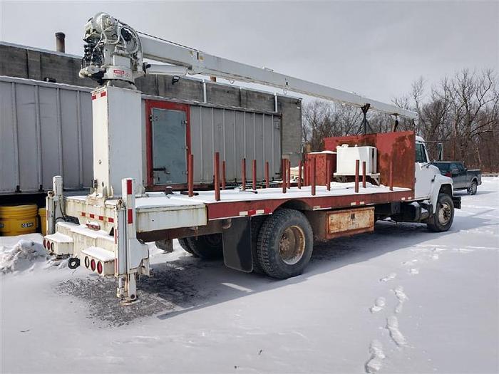 Used International Single Axle Truck & Kyle 8K Crane