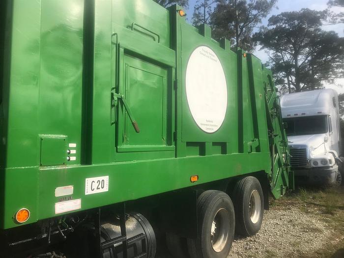 Used 2002 Mack LE 613- Stock #: 8681