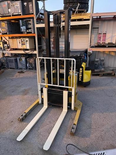 Used 2015 YALE MSW040SF WALKIE STACKER FORKLIFT