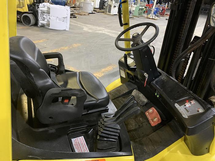 Used 8,000 POUND HYSTER H80XM FORKIFT 2005 PNUEMATIC TIRES 1,650 HOURS