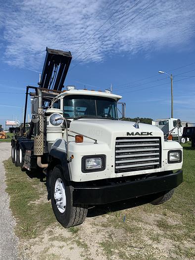 Used 2003 MACK CV 713