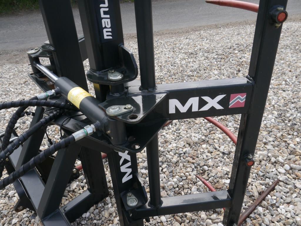 Used MX Manubal V500 Bale Grab