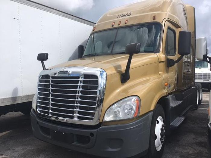 Used 2016 FREIGHTLINER CASCADIA HI RISES SLEEPER