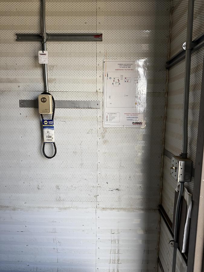 Used 20 KW Generator/MCC Building