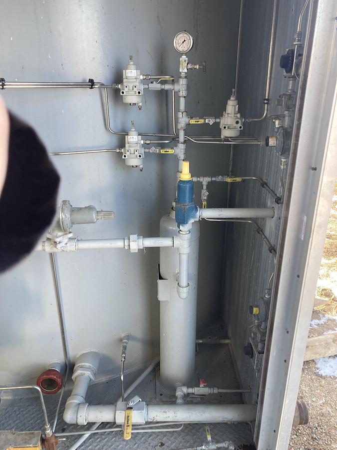 Used 16" 1440 PSI Vertical 3 Phase Separator with Integral 100 Barrel DW Tank