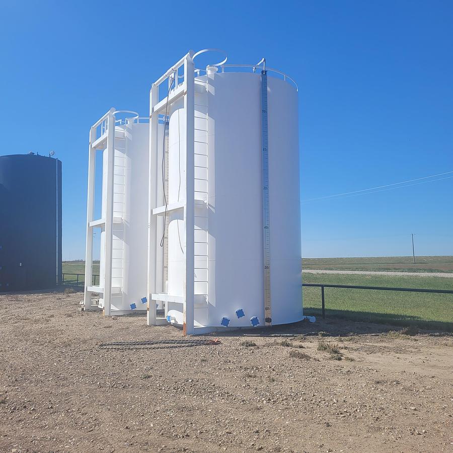Refurbished 400 BBL Single Wall Painted Tanks