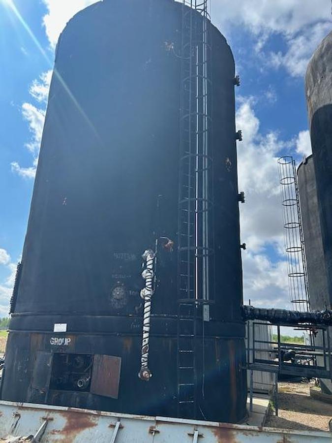 Used 2000 BBL Cone Bottom Tank