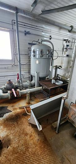 Used Water Injection Building c/w (2) Garner Denver 200 TDE 001 Triplex pumps