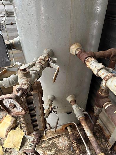 Used 24" x 7.5' 1440 PSI Vertical Sweet Separator