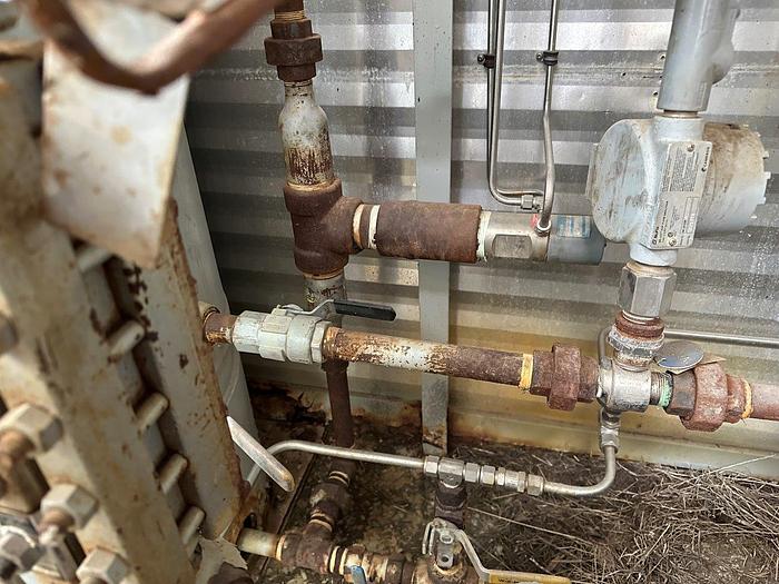 Used 24" x 7.5' 1440 PSI Vertical Sweet Separator