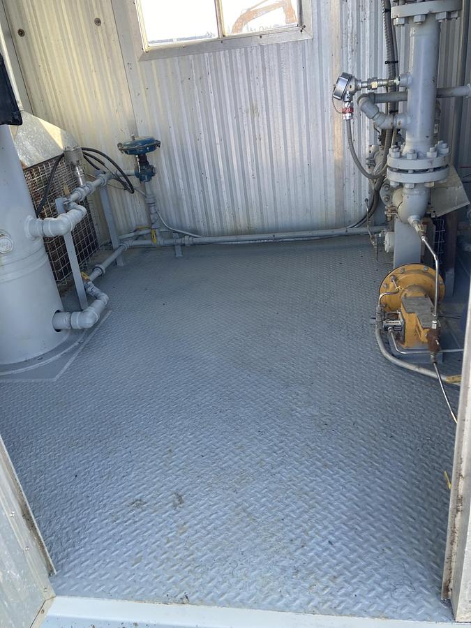 Used 16" 1440 PSI Vertical 3 Phase Separator with Integral 100 Barrel DW Tank