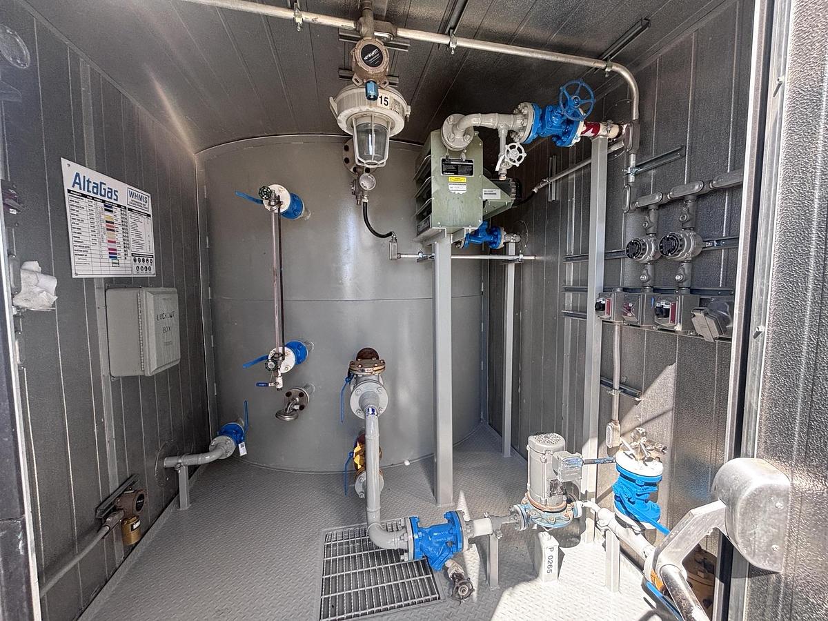 Used 100 BBL DW Internally Coated, Insulated with Heated Building