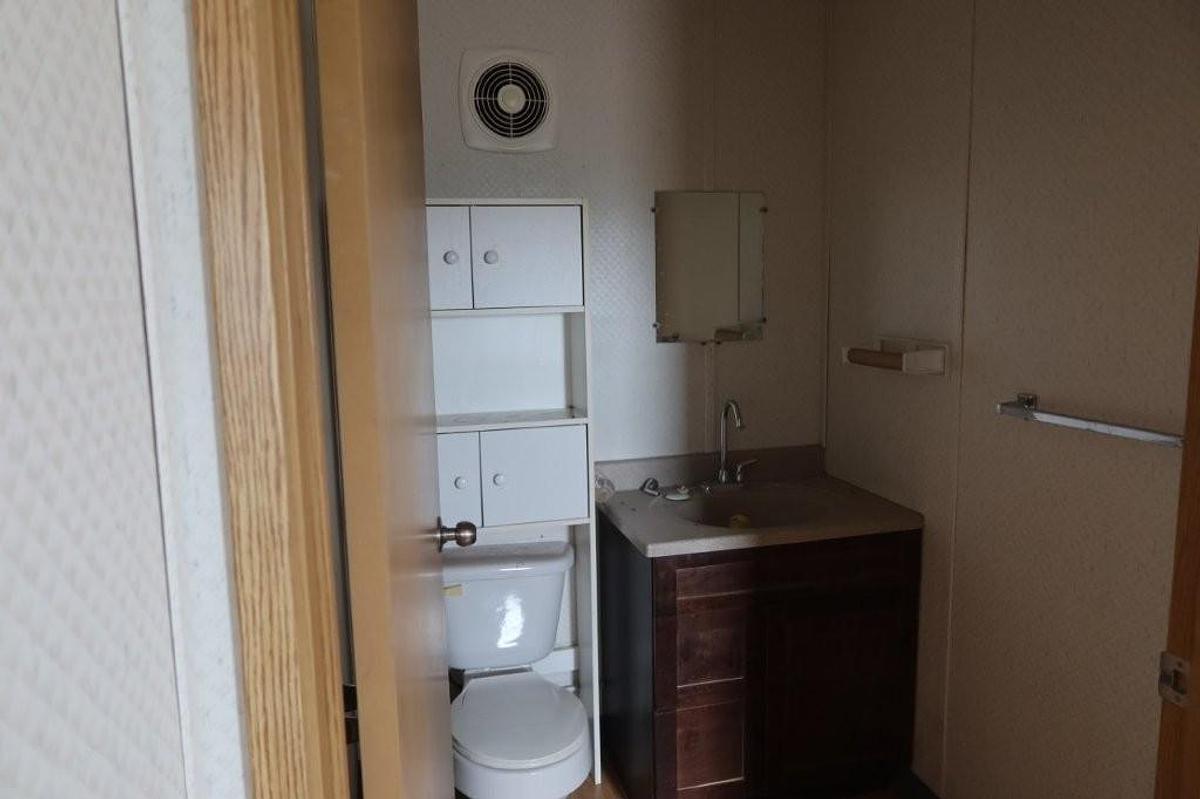 Used Office Building (62’L x 12’6”W x 11’H)