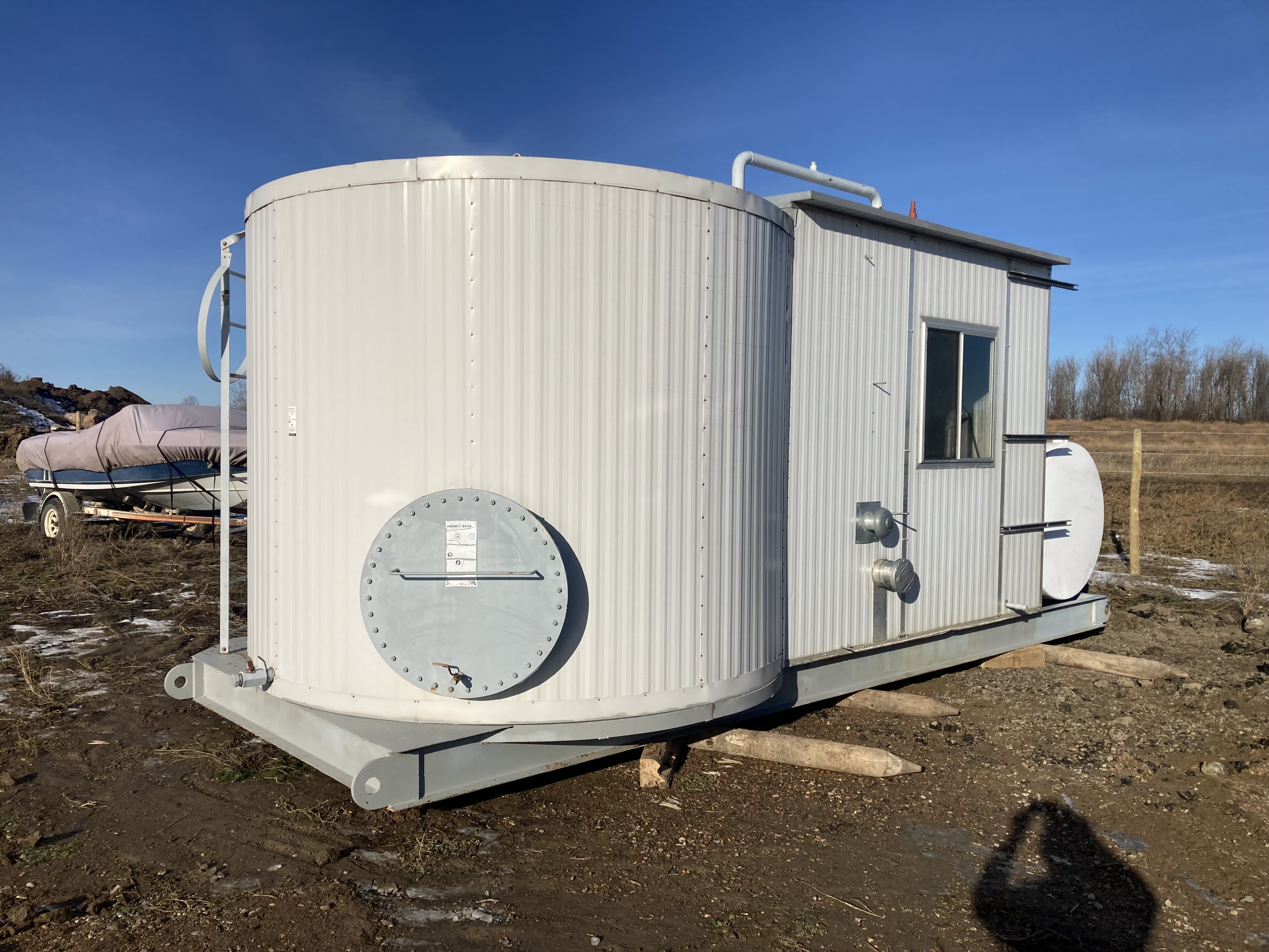 Used 16" 1440 PSI Vertical 3 Phase Separator with Integral 100 Barrel DW Tank