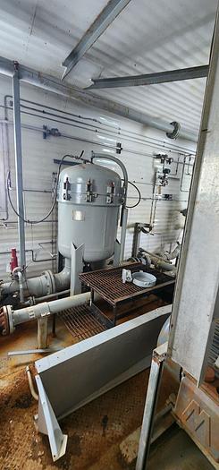 Used Water Injection Building c/w (2) Garner Denver 200 TDE 001 Triplex pumps