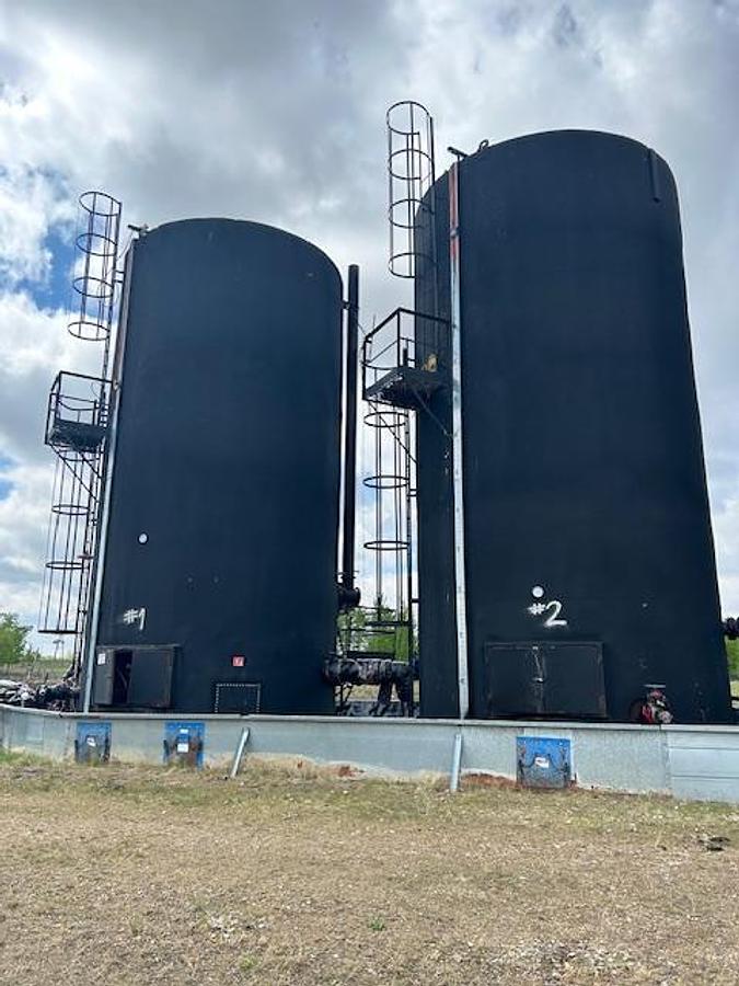 Used 2000 BBL Cone Bottom Tank