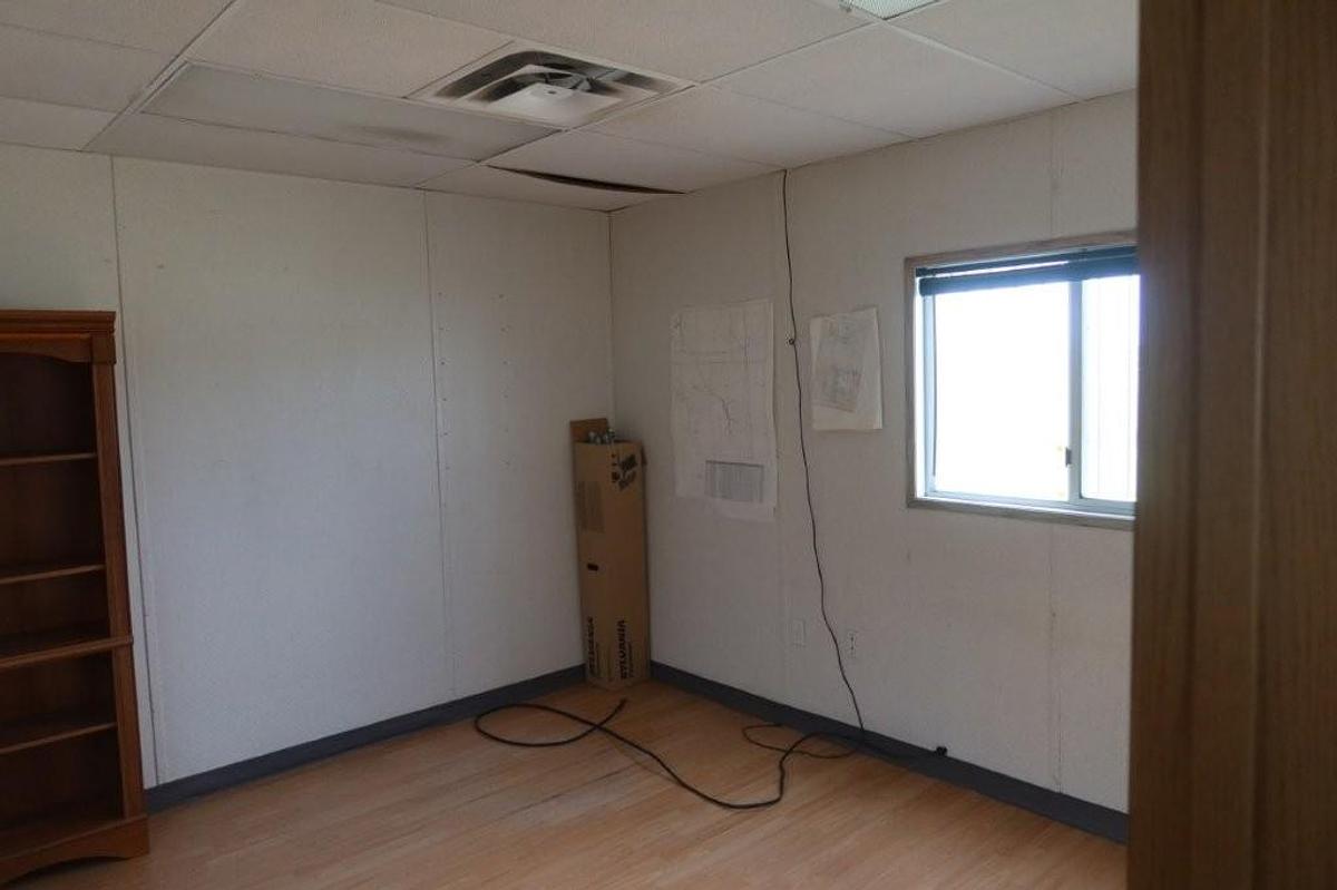 Used Office Building (62’L x 12’6”W x 11’H)