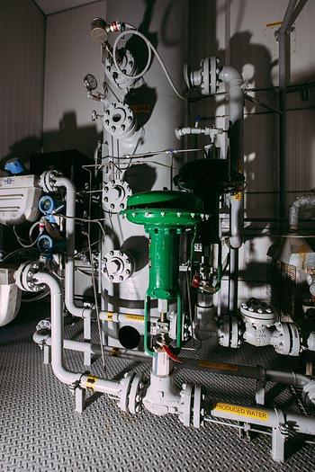 Refurbished 30" 1440 PSI Vertical Sour Separator Package w/Integral 400 BBL Tank