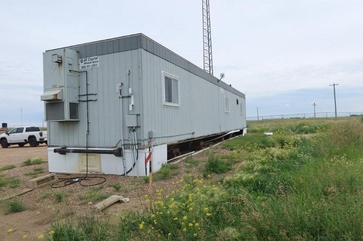 Used Office Building (62’L x 12’6”W x 11’H)