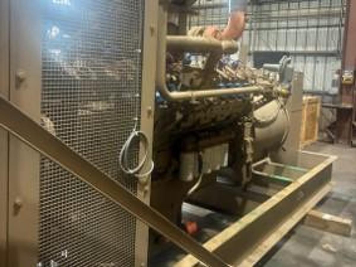 Used 600 Kw Cummins 480V / 3 phase Nat Gas GTA50-G1