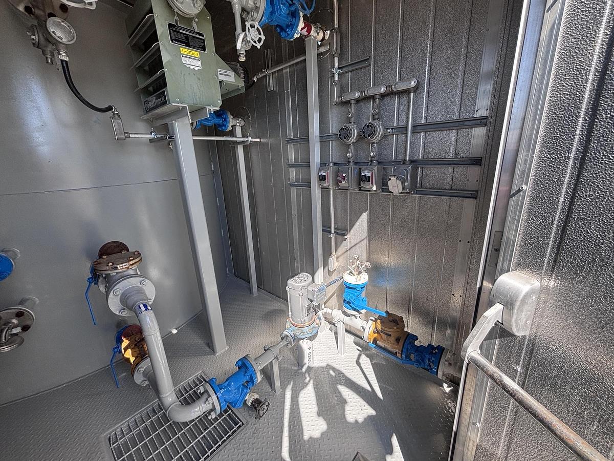 Used 100 BBL DW Internally Coated, Insulated with Heated Building