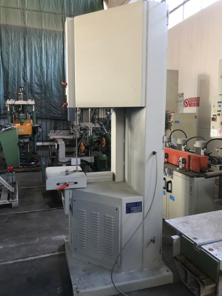 Usato 2012 Levigatrice verticale marca Facom