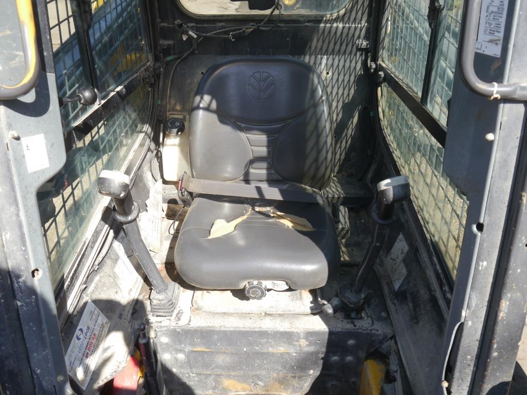 Used New Holland L213 Skidsteer Loader