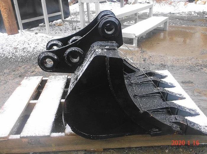 2020 NEW HOLLAND E30B  AIM BKT