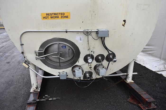 D'occasion USED 8560 GALLON TANK, STAINLESS STEEL, HORIZONTAL, DOUBLE COMPARTMENT TANK