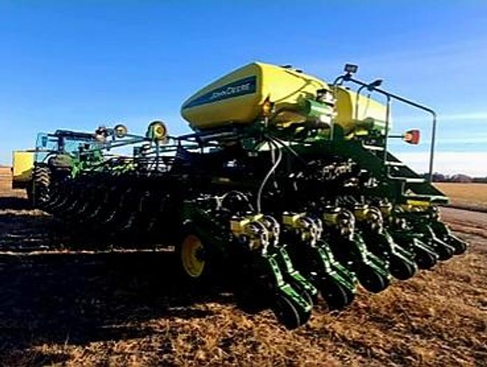 Used 2011 John Deere DB60 Planter - 47 Row 15
