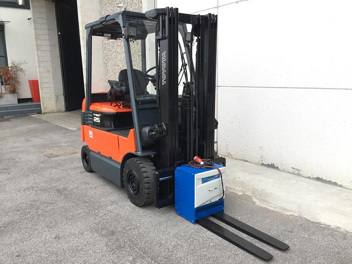 Used 2013 TOYOTA 7FBMF 25