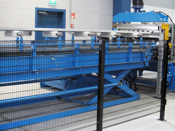 New F&P Trapez. Sheet Lines i.g. (New) #5054