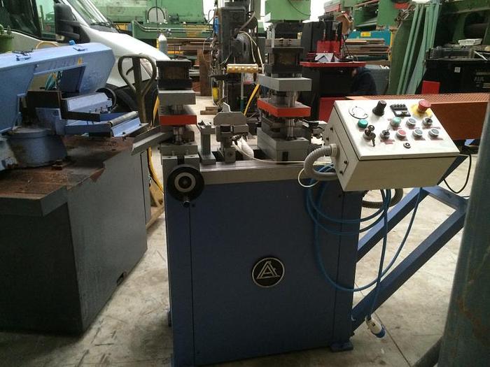 Usato LINEA DI TAGLIO E FORATURA