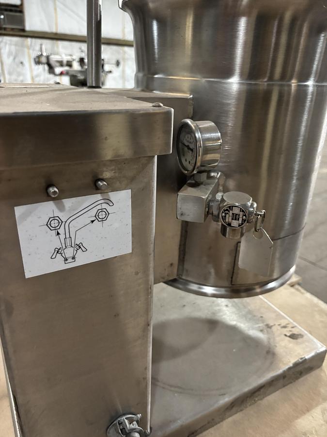 Used Cleveland Range KET3T 3 Gallon Table Top Electric Tilting Steam Kettle