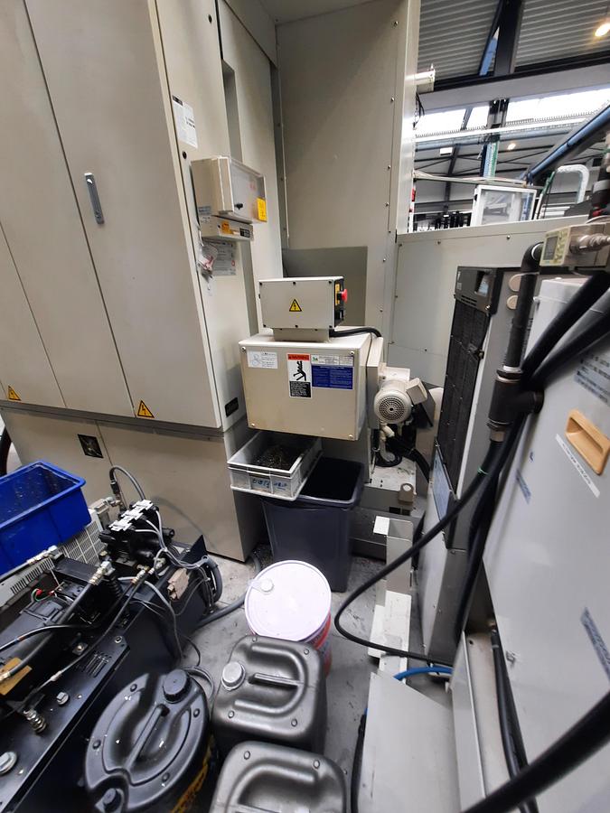 Used 2007 MAKINO V56-5XB + 3R System robot cell