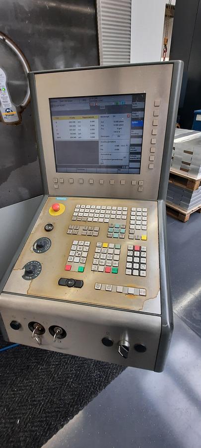 Used 2004 Deckel Maho DMF 220 Linear