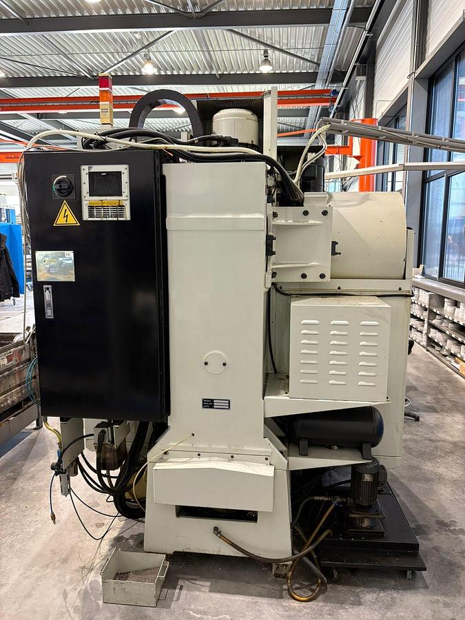 Used 2004 HURCO VM1