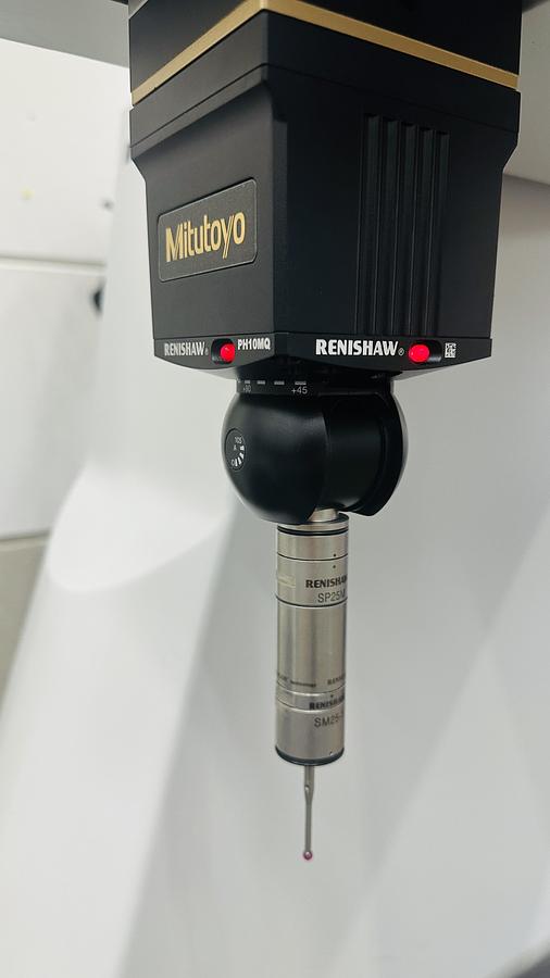 Used 2012 MITUTOYO Crysta Apex S-9106 CMM
