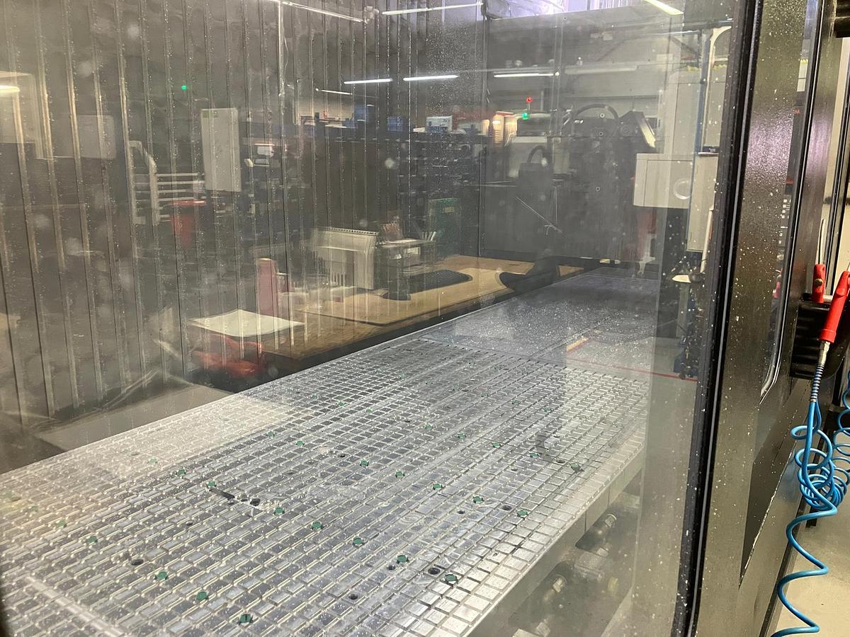 Used 2010 Mazak VTC820/30