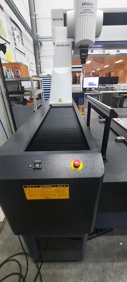 Used 2012 MITUTOYO Crysta Apex S-9106 CMM