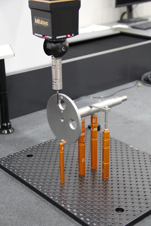 Used 2012 MITUTOYO Crysta Apex S-9106 CMM