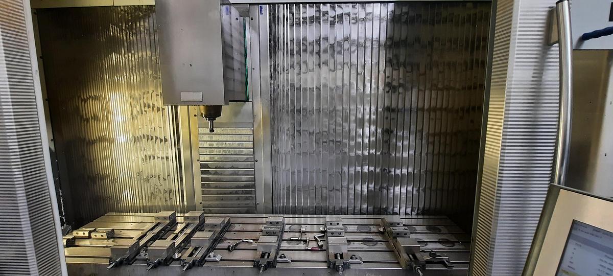 Used 2004 Deckel Maho DMF 220 Linear