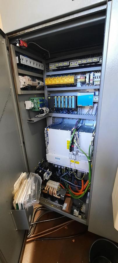 Used 2004 Deckel Maho DMF 220 Linear