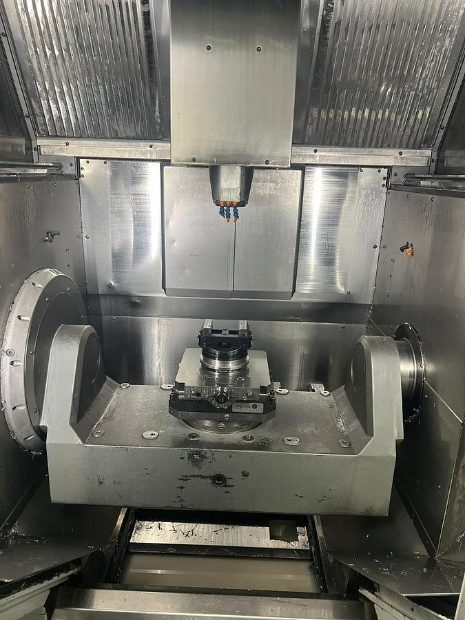 Used 2008 HERMLE C30U + ZM157 tool magazine